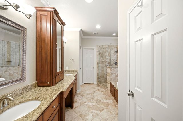 1014 Pinewood Lane, Seabrook, TX 77586