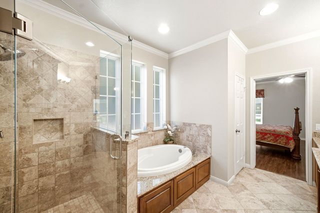 1014 Pinewood Lane, Seabrook, TX 77586