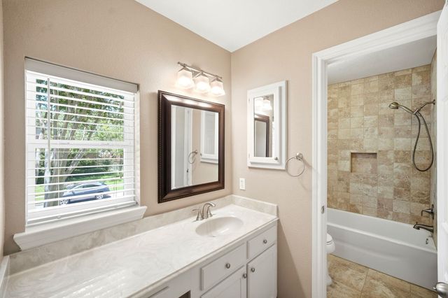 1014 Pinewood Lane, Seabrook, TX 77586