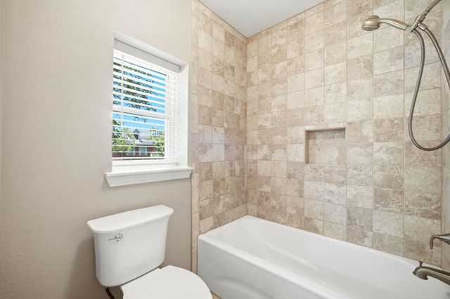 1014 Pinewood Lane, Seabrook, TX 77586