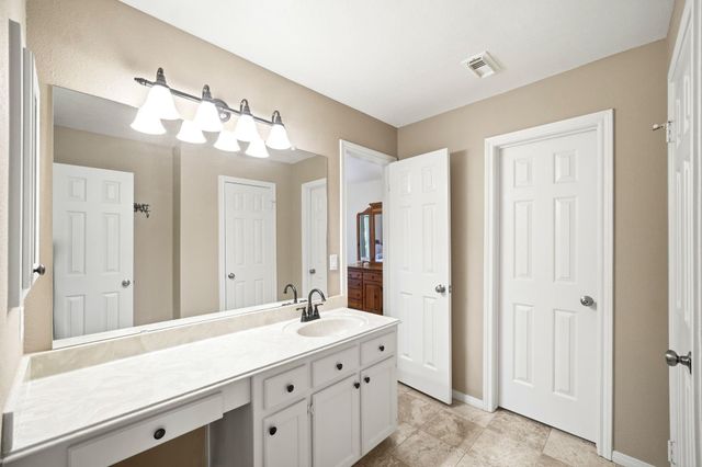 1014 Pinewood Lane, Seabrook, TX 77586