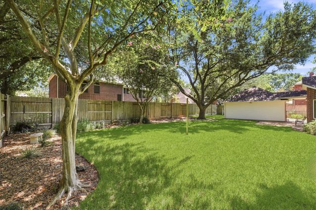 1014 Pinewood Lane, Seabrook, TX 77586