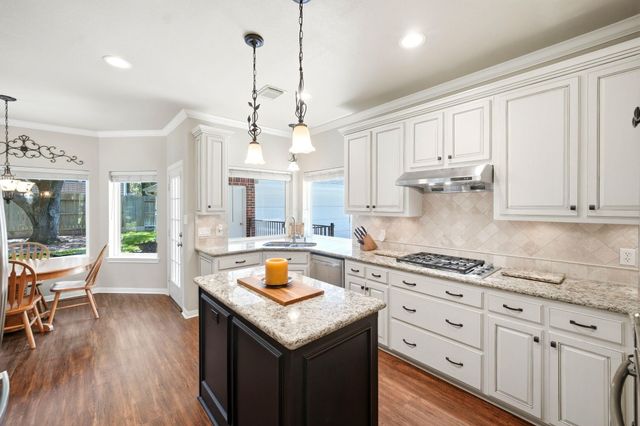 1014 Pinewood Lane, Seabrook, TX 77586