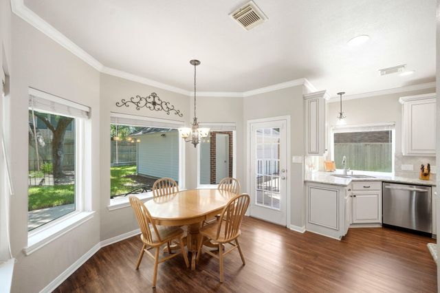 1014 Pinewood Lane, Seabrook, TX 77586
