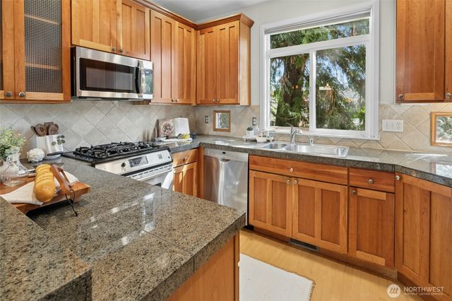 2641 E Valley Street, Seattle, WA 98112