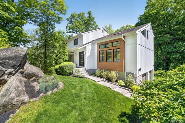 8 Amalfi Drive, Cortlandt Manor, NY 10567