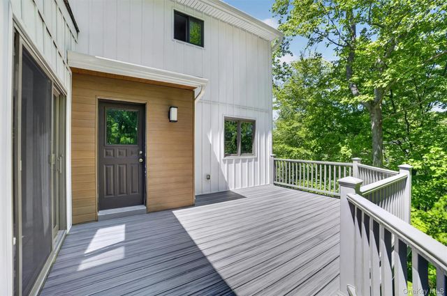 8 Amalfi Drive, Cortlandt Manor, NY 10567