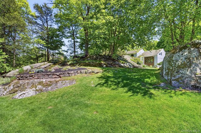 8 Amalfi Drive, Cortlandt Manor, NY 10567