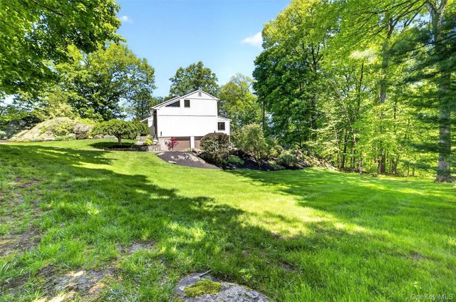 8 Amalfi Drive, Cortlandt Manor, NY 10567