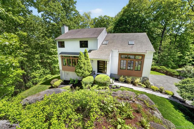 8 Amalfi Drive, Cortlandt Manor, NY 10567