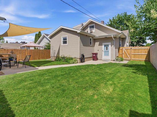 920 N 6TH STREET, Manitowoc, WI 54220
