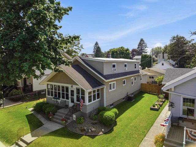 920 N 6TH STREET, Manitowoc, WI 54220