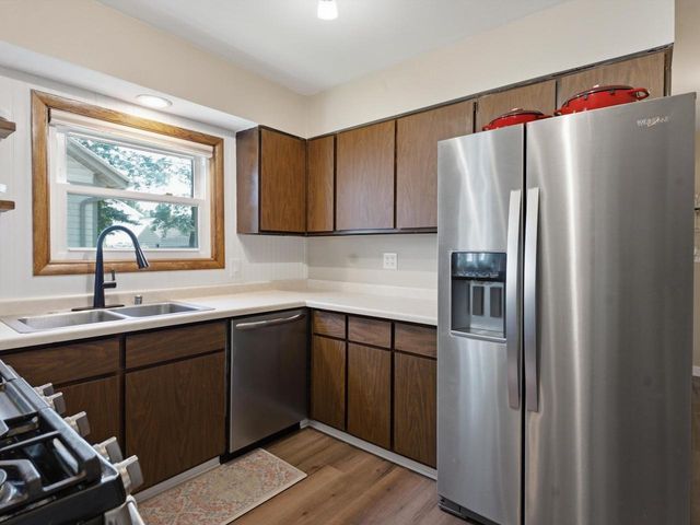 920 N 6TH STREET, Manitowoc, WI 54220
