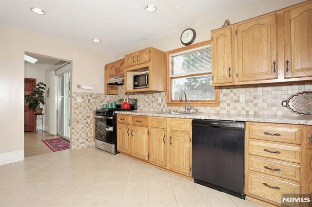 71 Lexington Avenue, Dumont, NJ 07628