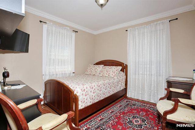 71 Lexington Avenue, Dumont, NJ 07628