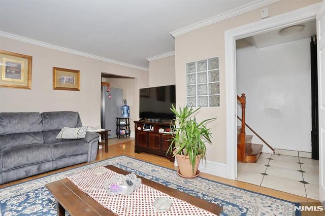 71 Lexington Avenue, Dumont, NJ 07628