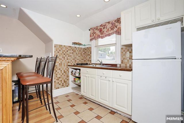 71 Lexington Avenue, Dumont, NJ 07628