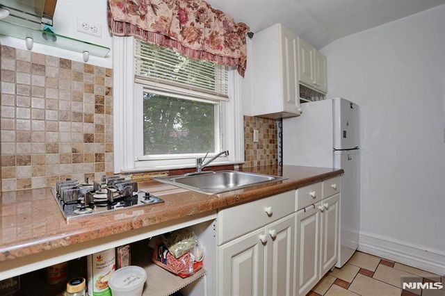 71 Lexington Avenue, Dumont, NJ 07628