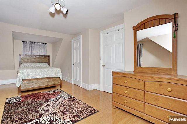 71 Lexington Avenue, Dumont, NJ 07628