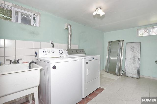 71 Lexington Avenue, Dumont, NJ 07628