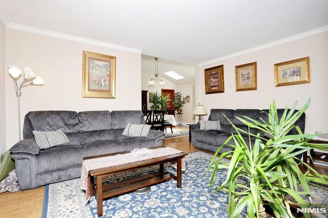 71 Lexington Avenue, Dumont, NJ 07628