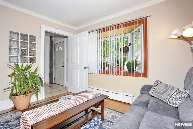 71 Lexington Avenue, Dumont, NJ 07628