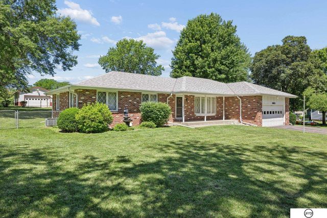 3921 S Folsom Street, Lincoln, NE 68522