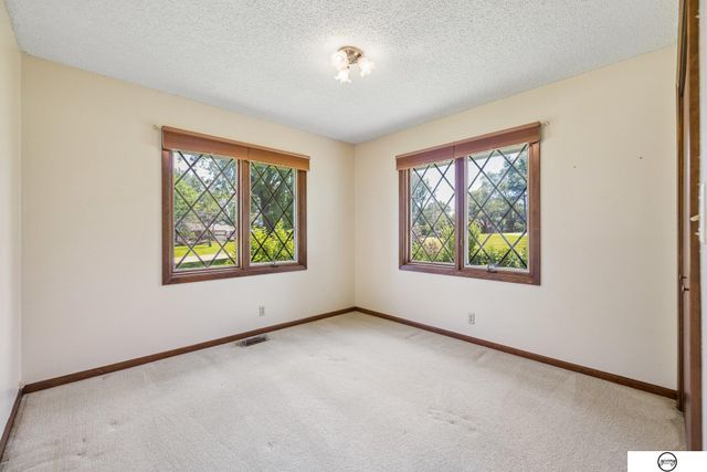 3921 S Folsom Street, Lincoln, NE 68522