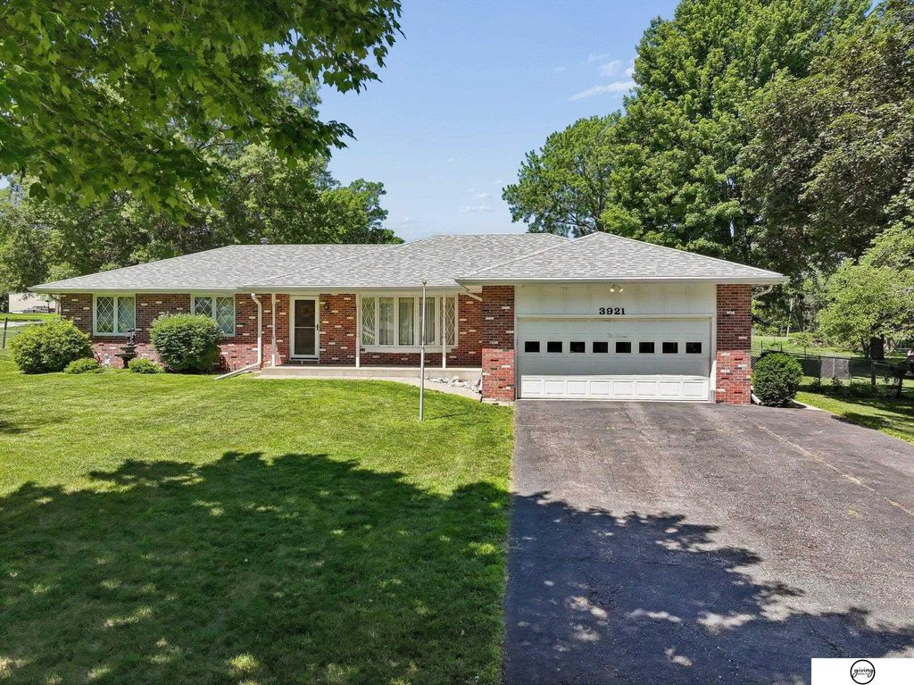 3921 S Folsom Street, Lincoln, NE 68522