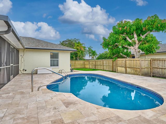 1267 SUMMERWOOD Circle, Wellington, FL 33414