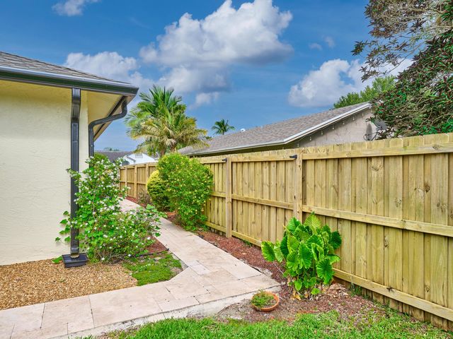 1267 SUMMERWOOD Circle, Wellington, FL 33414