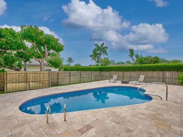 1267 SUMMERWOOD Circle, Wellington, FL 33414