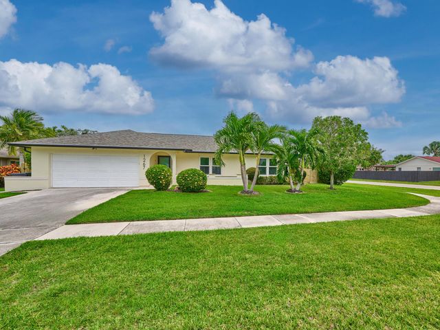 1267 SUMMERWOOD Circle, Wellington, FL 33414
