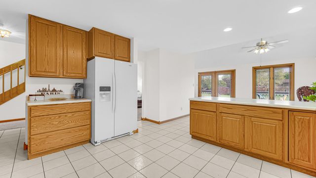 315 Kenbridge Court, Valparaiso, IN 46385