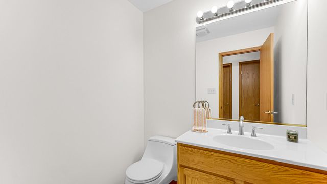 315 Kenbridge Court, Valparaiso, IN 46385