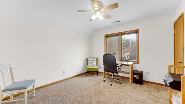 315 Kenbridge Court, Valparaiso, IN 46385