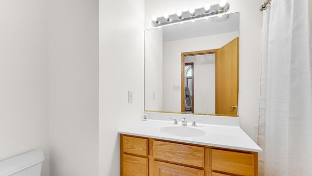 315 Kenbridge Court, Valparaiso, IN 46385