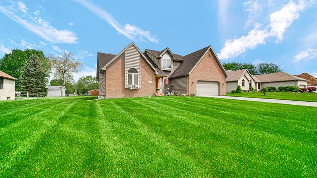 315 Kenbridge Court, Valparaiso, IN 46385