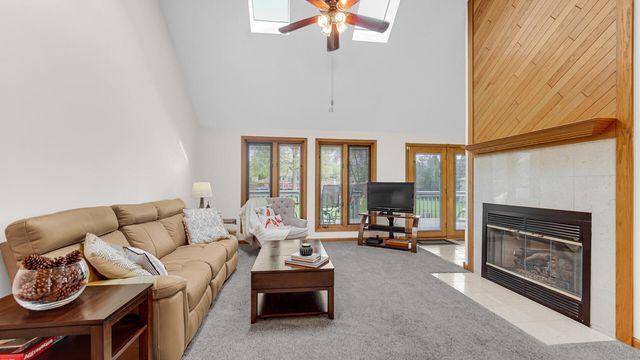 315 Kenbridge Court, Valparaiso, IN 46385