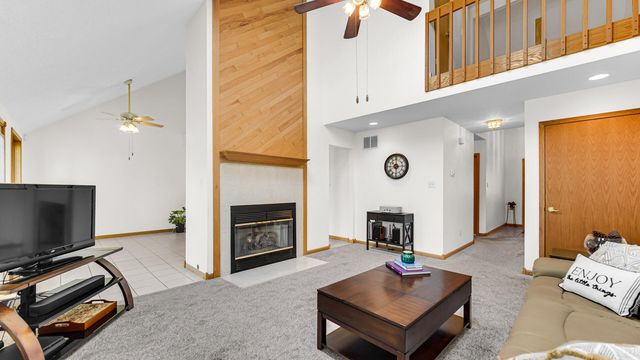 315 Kenbridge Court, Valparaiso, IN 46385