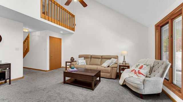 315 Kenbridge Court, Valparaiso, IN 46385