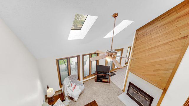 315 Kenbridge Court, Valparaiso, IN 46385