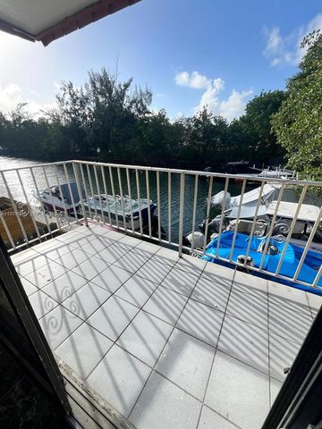 3522 NE 166th St 10, North Miami Beach, FL 33160