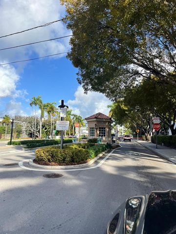 3522 NE 166th St 10, North Miami Beach, FL 33160