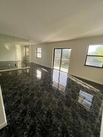 3522 NE 166th St 10, North Miami Beach, FL 33160