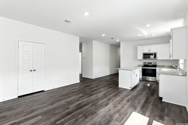 1206 LOS MOCHIS AVENUE, Converse, TX 78109