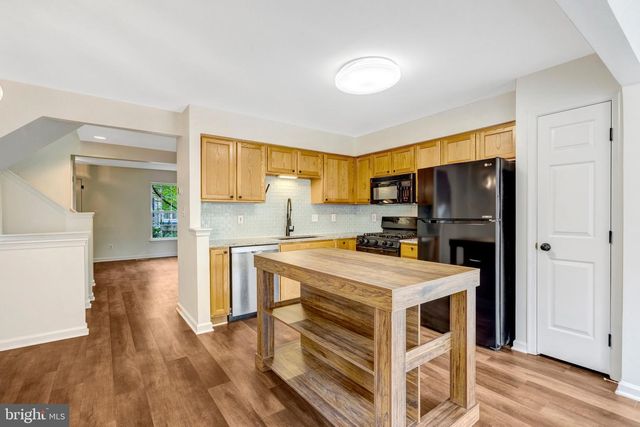 7057 SAUVAGE LN, Gainesville, VA 20155