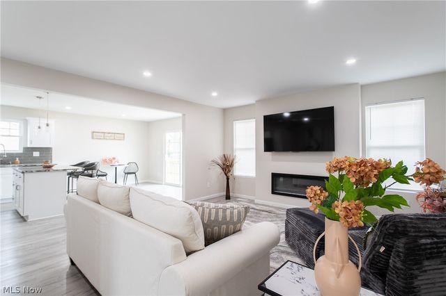 24431 Hartland Road, Euclid, OH 44123