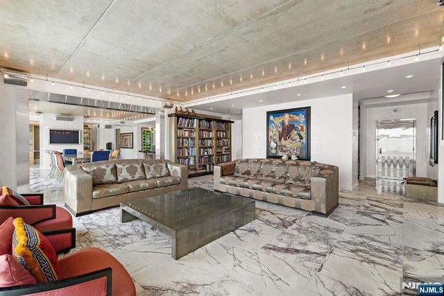 1055 River Road PH 8, Edgewater, NJ 07020