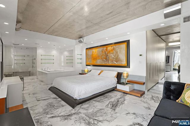 1055 River Road PH 8, Edgewater, NJ 07020